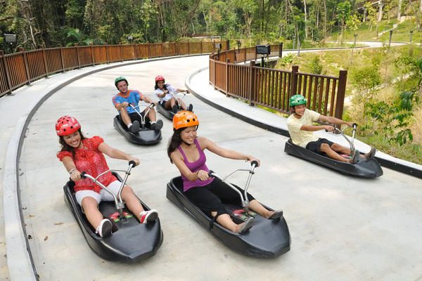 kham-pha-Skyline-Luge-Sentosa1